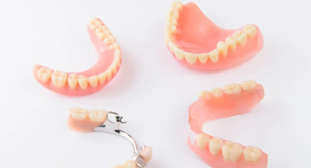 Custom Dentures Solutions in Waco